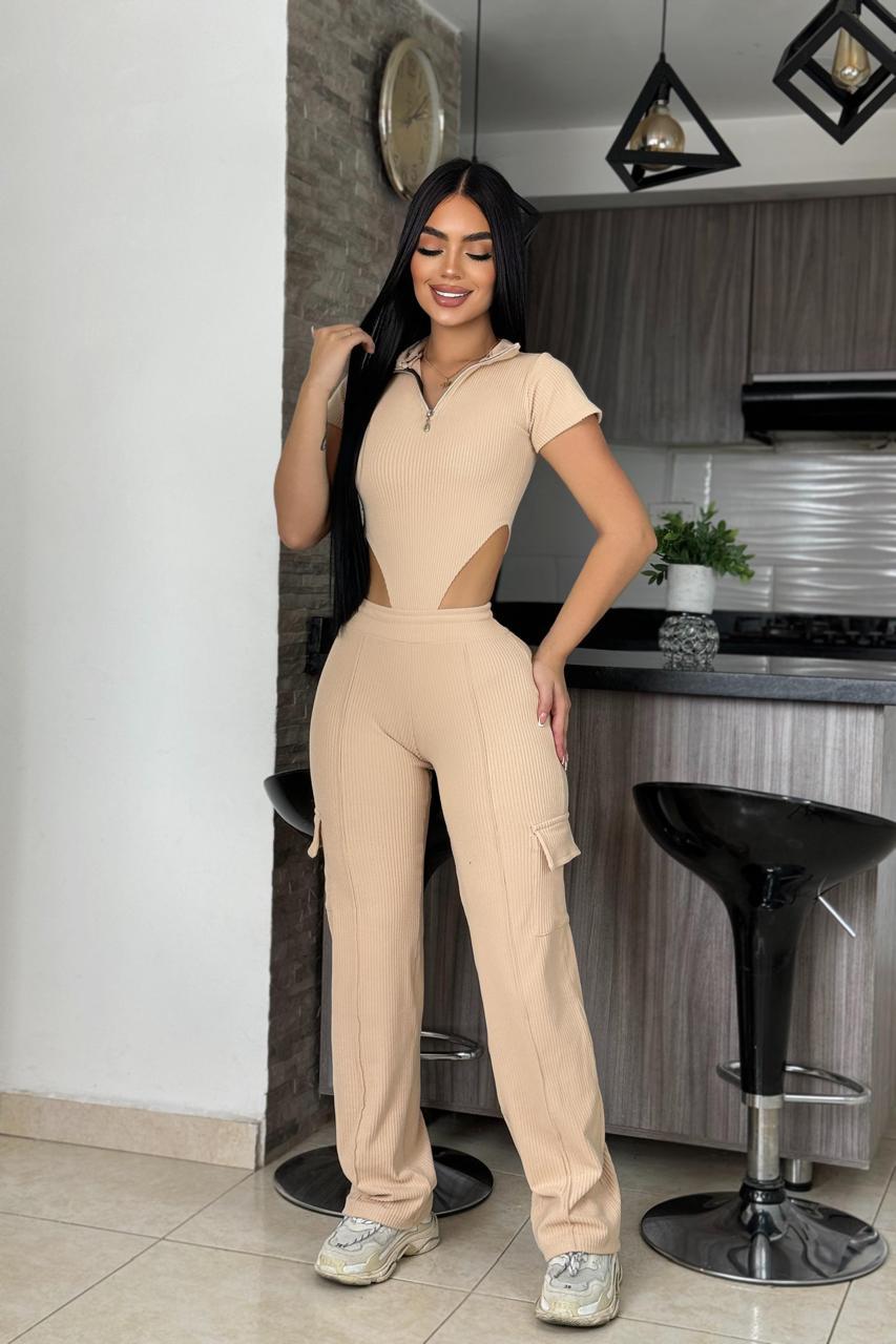 Conjunto Blusa Body, Pantalón Cargo